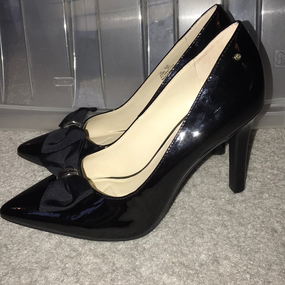 Black Bow Heels - Picture 3 of 5